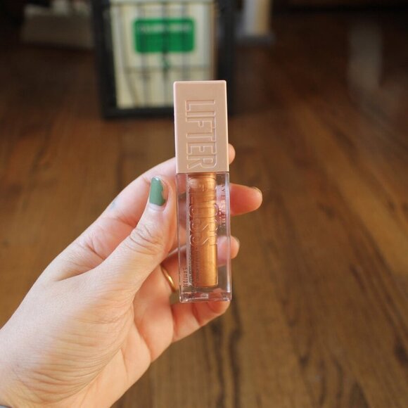 Assorted Cosmetic Bundle: Lip Gloss & Satin Ink Lip Colors - Picture 4 of 11